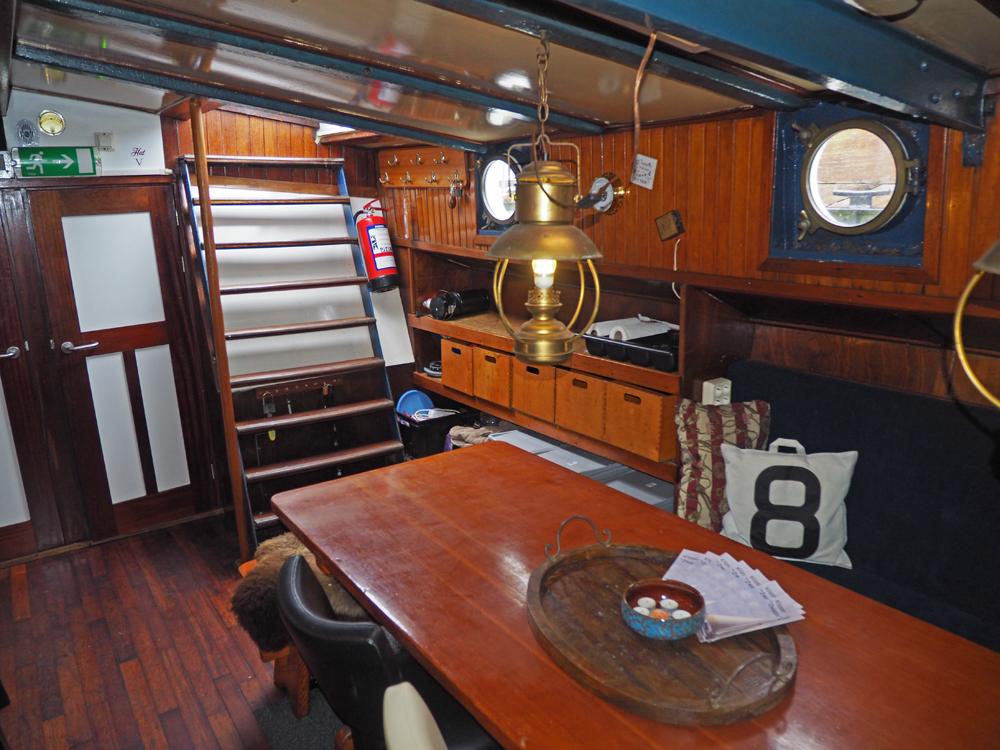 Saloon, Accommodation